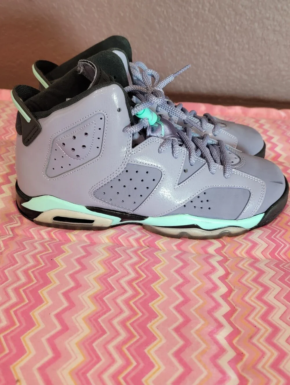 Air Jordan 6 Retro Green Glow GS Wolf Grey Mint 543390-005 Size 7Y
